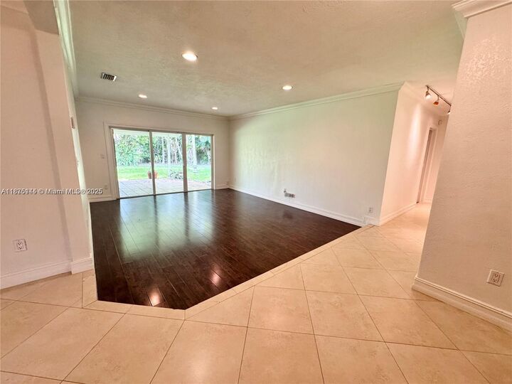 Property Photo: 18421 SW 86th Ct FL 33157