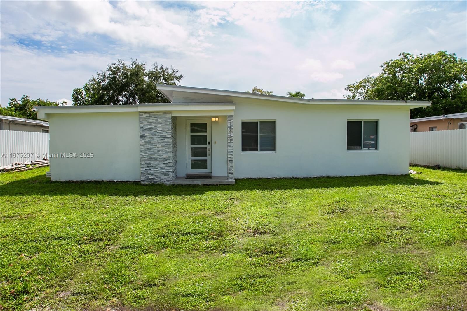 Property Photo: