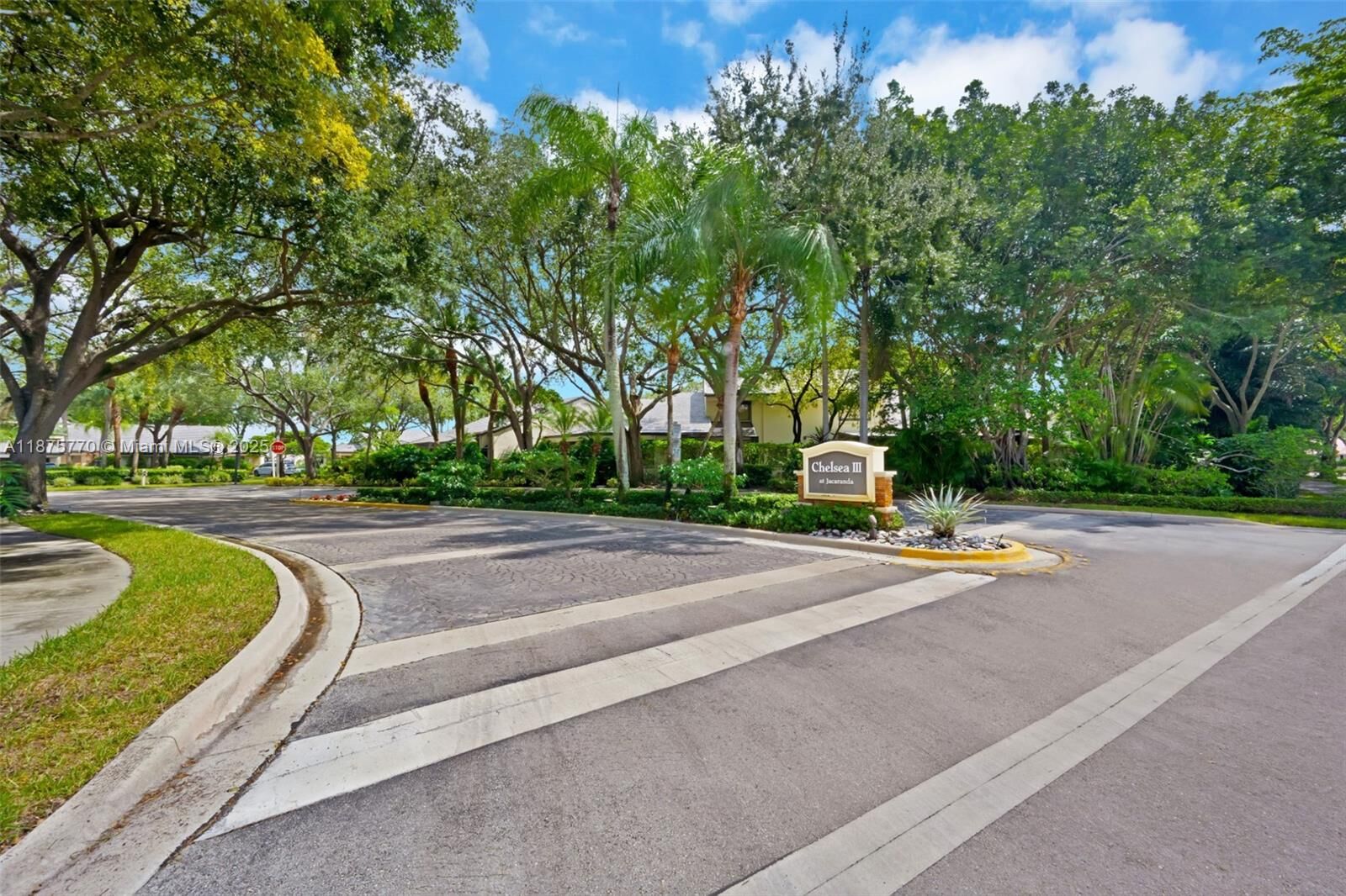 Property Photo:  200 NW 97th Ave  FL 33324 