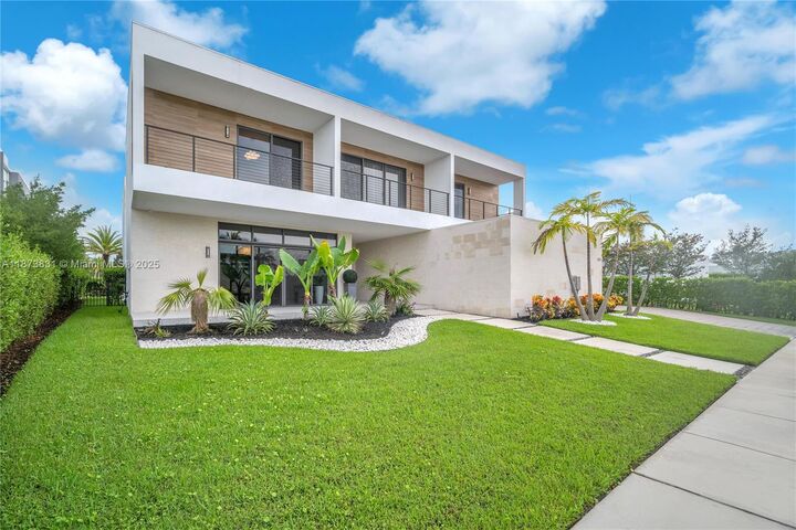 Property Photo:  16572 S Botaniko Dr S  FL 33326 