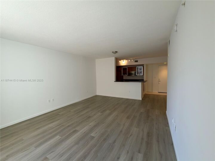 Property Photo: 18800 NE 29th Ave 328 FL 33180