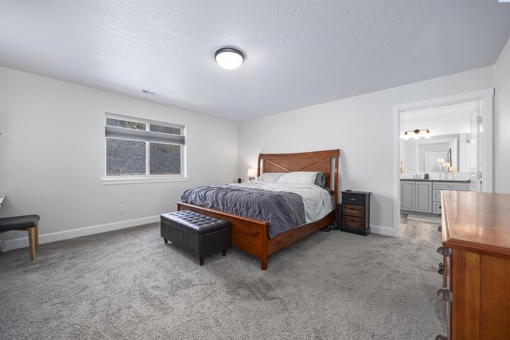 Property Photo: 6020 W 32nd Ct WA 99338