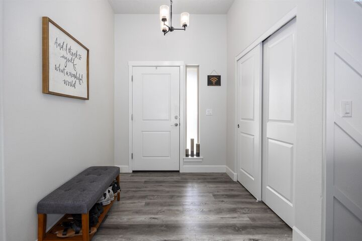 Property Photo:  6020 W 32nd Ct  WA 99338 