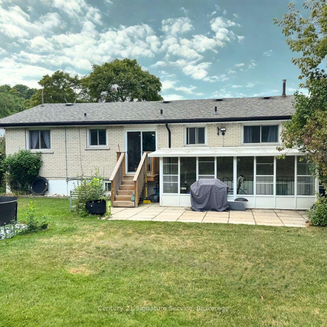 Property Photo:  15 Joy Court  ON L8K 5R7 