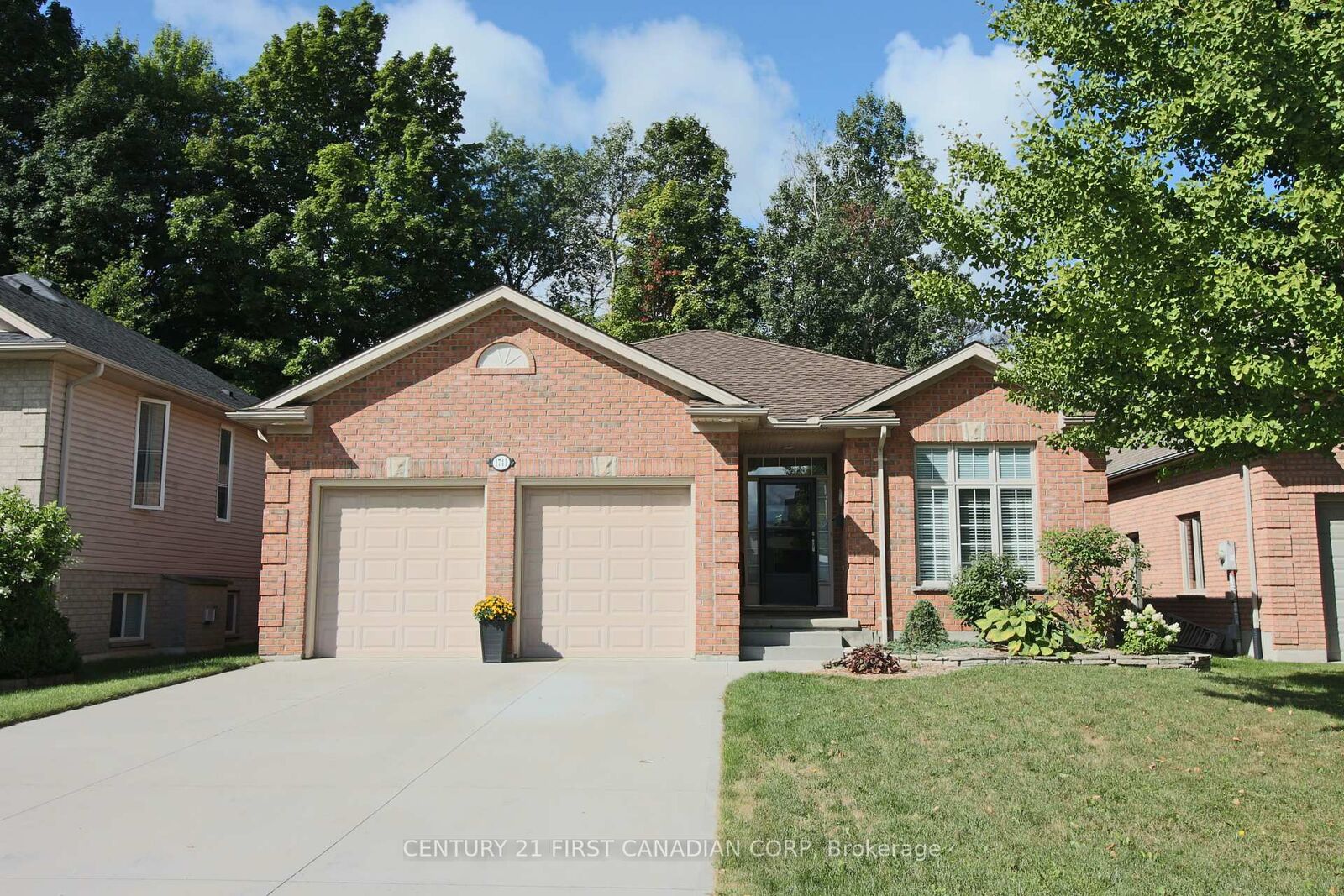 Property Photo: 1741 Estevan Road ON N5X 2G8