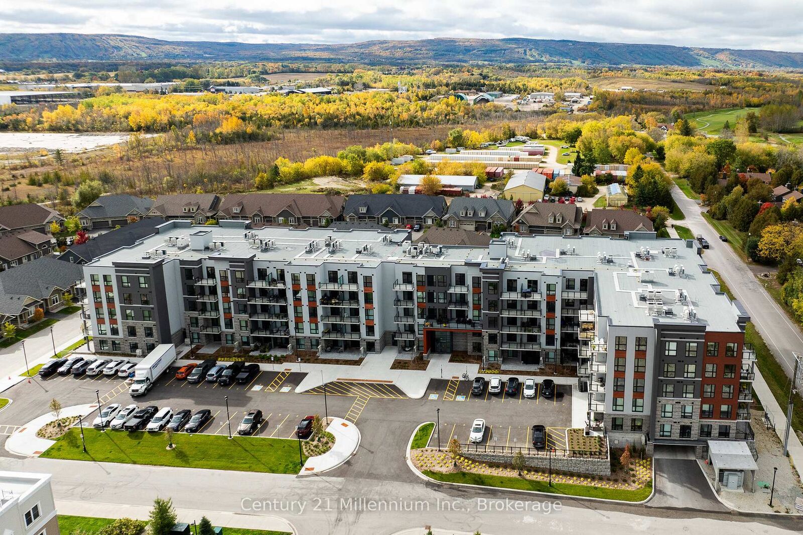 Property Photo:  4 Kimberly Lane 217  ON L9Y 5T6 