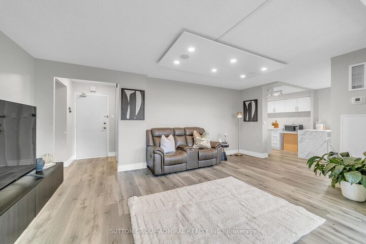 Property Photo: 5 Old Sheppard Avenue 808 ON M2J 4K3