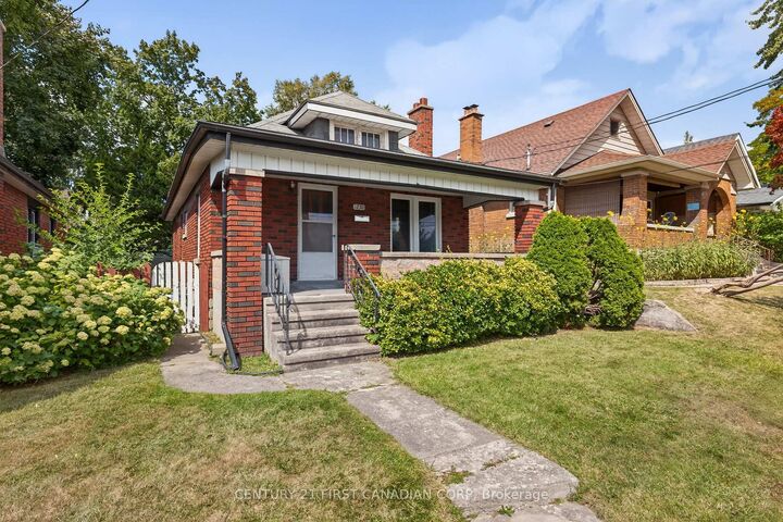 Property Photo:  1230 Dundas Street  ON N5W 3B2 