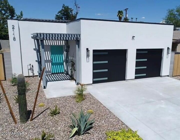 Property Photo: 2118 W Elm Street AZ 85015