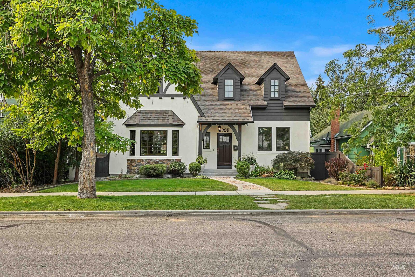 Property Photo:  1905 W Washington Street  ID 83702 