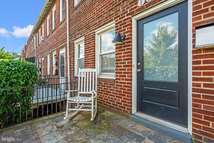Property Photo:  1224 Oronoco Street  VA 22314 
