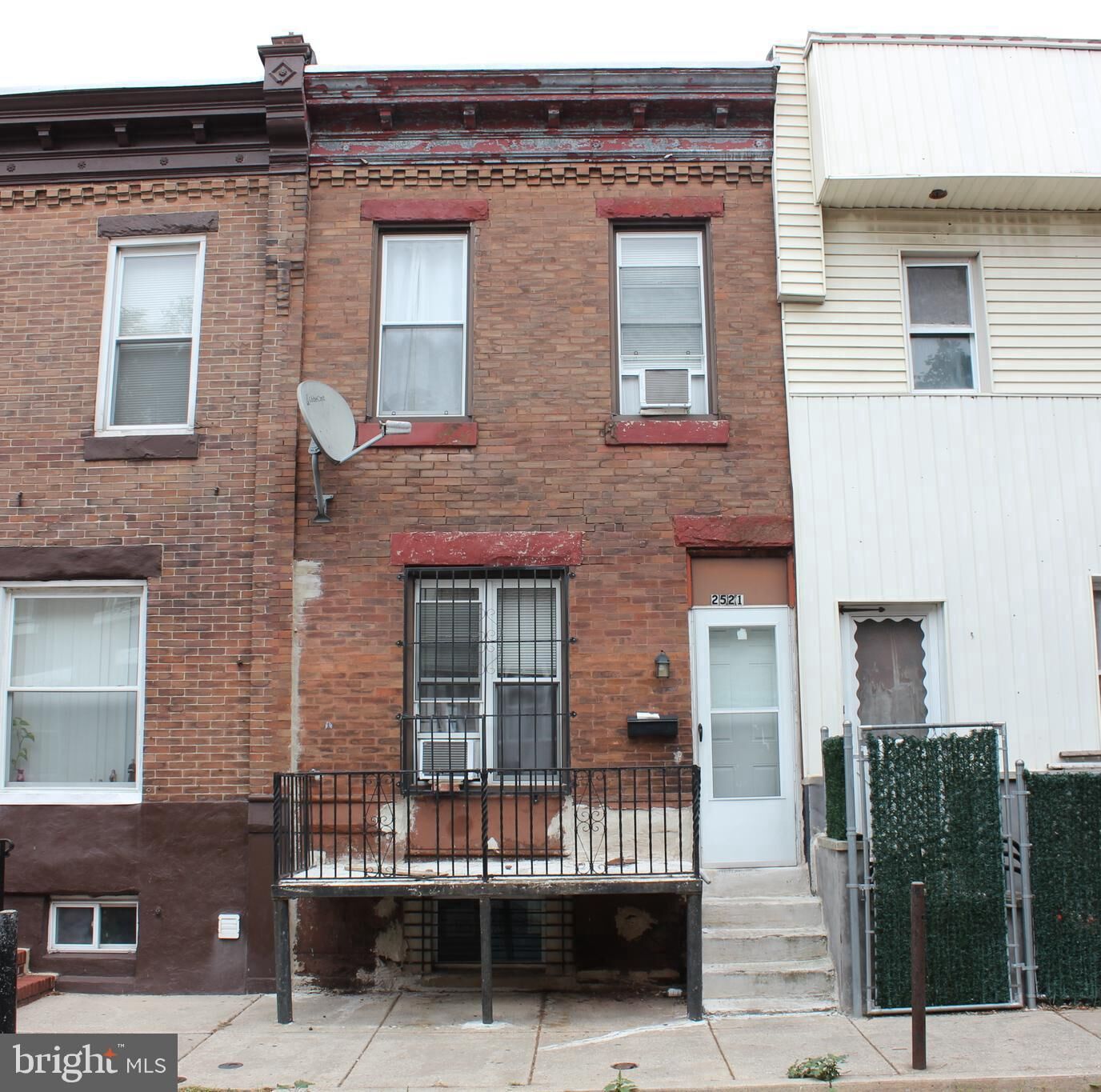 Property Photo:  2521 S Sheridan Street  PA 19148