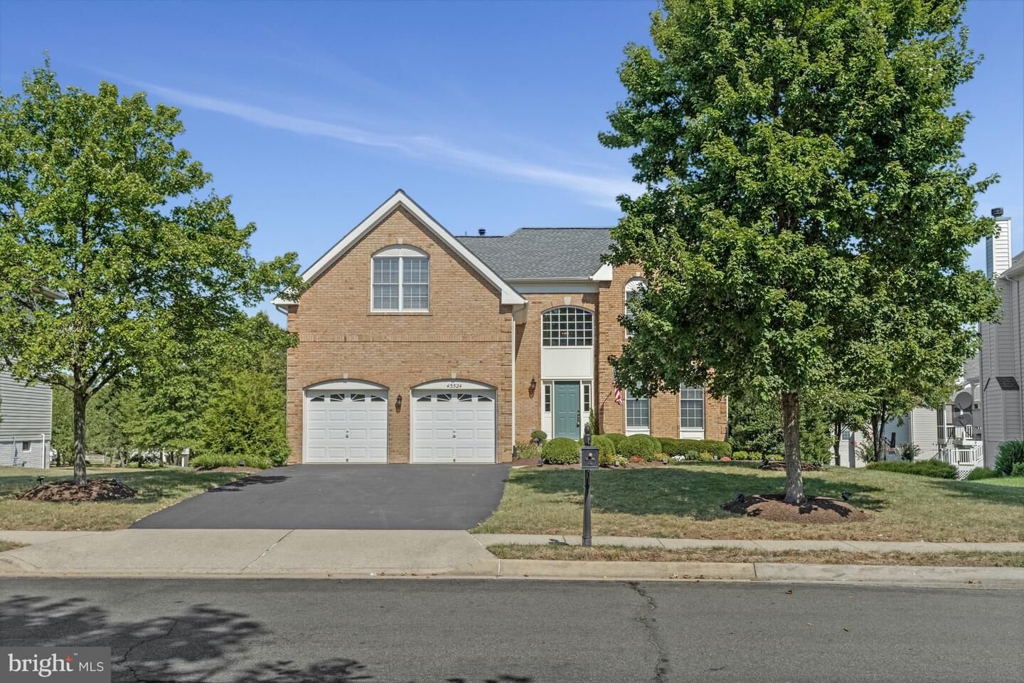 Property Photo:  43524 Lucketts Bridge Circle  VA 20148 
