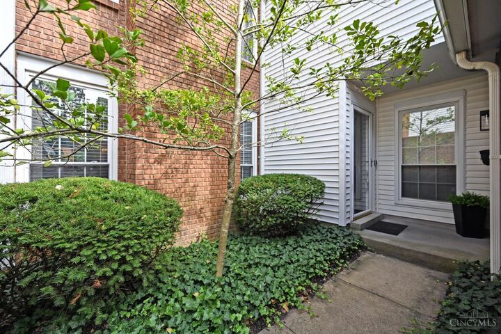 3474 Forestoak Court  Cincinnati OH 45208 photo