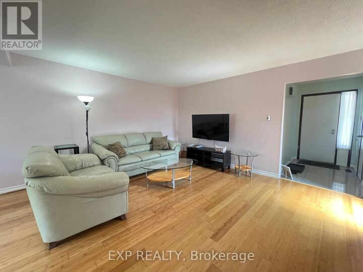 Photo de la propriété:  53 Empringham Crescent  ON L3R 3E9 