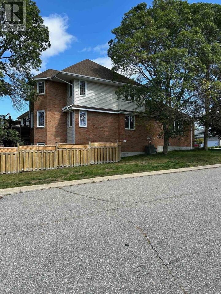 Property Photo:  1111 Lawson Street  ON P1B 9H4 
