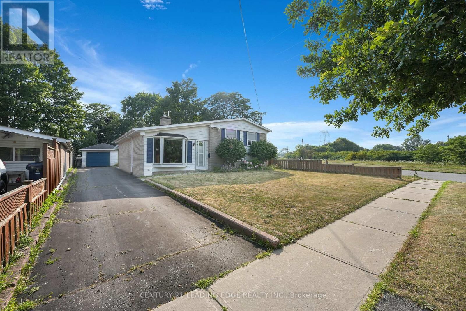 Property Photo:  36 Benshire Drive  ON M1H 1M3 