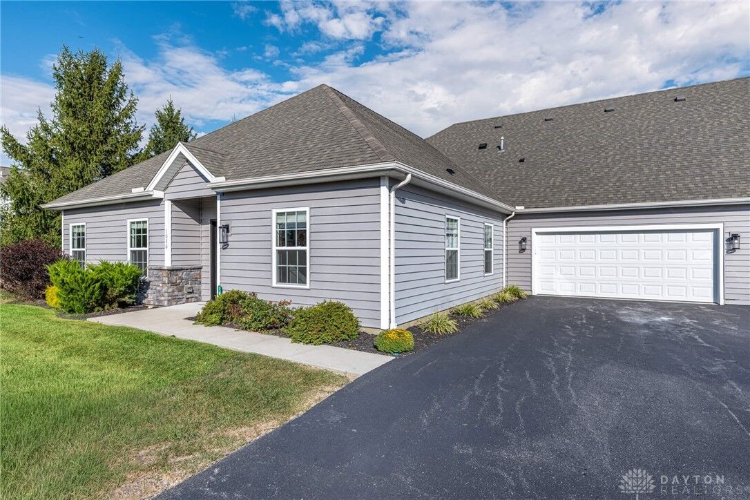 Property Photo:  1036 Bayberry Drive  OH 45068 
