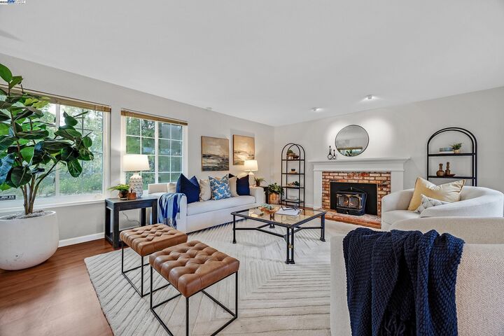 Property Photo: 651 Derbyshire Place CA 94526