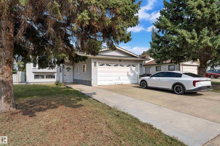 Property Photo:  3516 19 Avenue NW  AB T6L 2Z9 