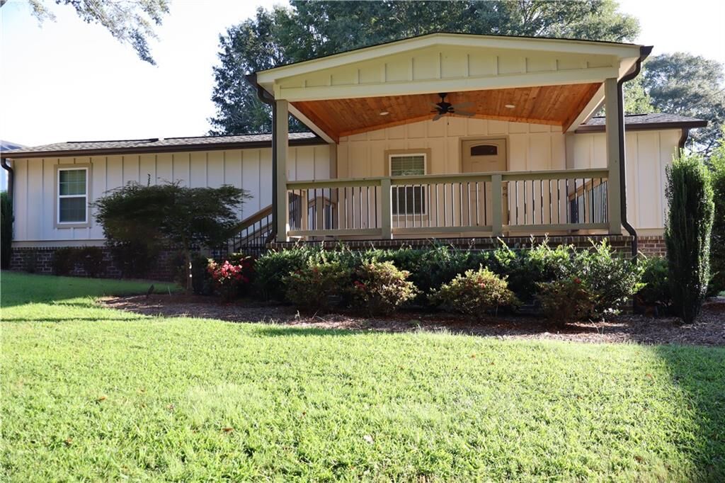 Property Photo:  5514 Chestnut Street  GA 30542 