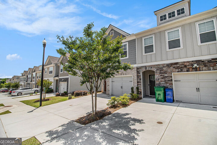 Property Photo:  1884 Plainsboro Drive  GA 30058