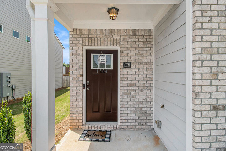 Property Photo: 1884 Plainsboro Drive GA 30058