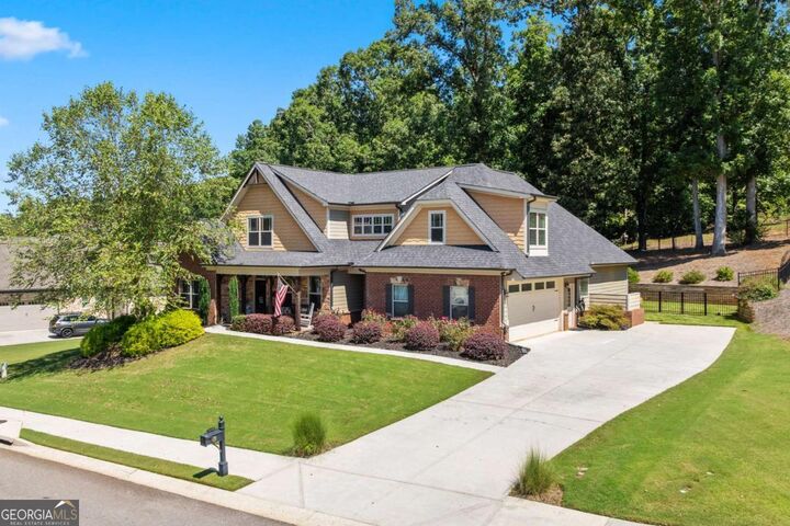 Property Photo: 410 Meadow Lake Terrace GA 30548