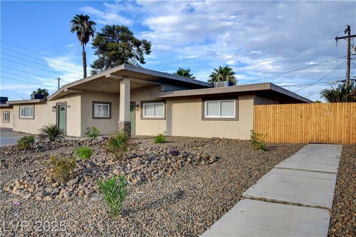 Property Photo:  3338 Oneida Way  NV 89169 
