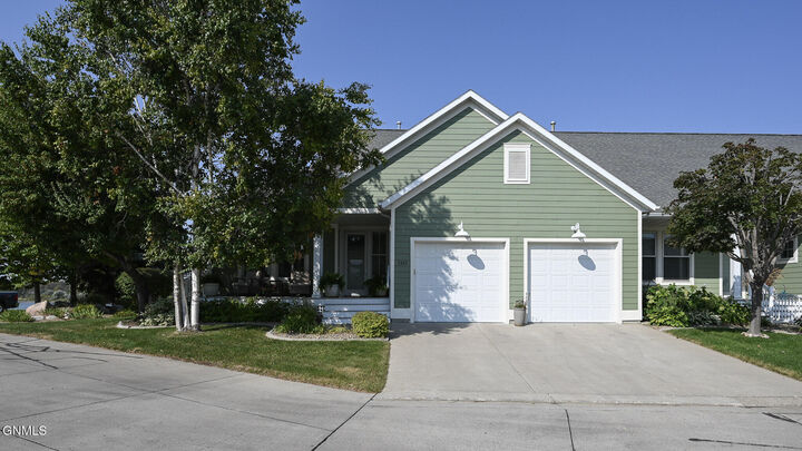 Property Photo:  1332 Bayview Court  ND 58504 