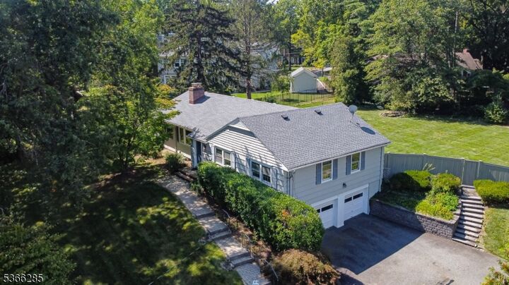 Property Photo:  16 Dale Dr  NJ 07928 