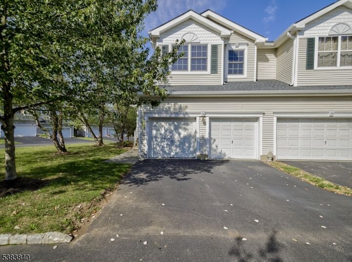41 Alexandra Way  Clinton Town NJ 08809 photo