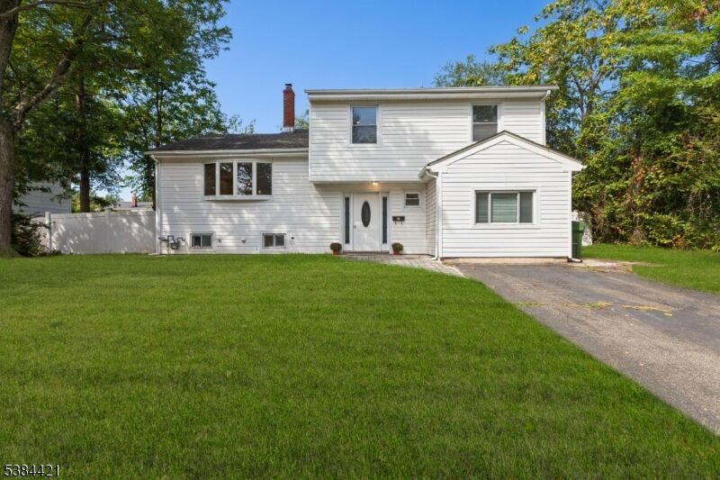 Property Photo:  5 Waverly Dr  NJ 08817 