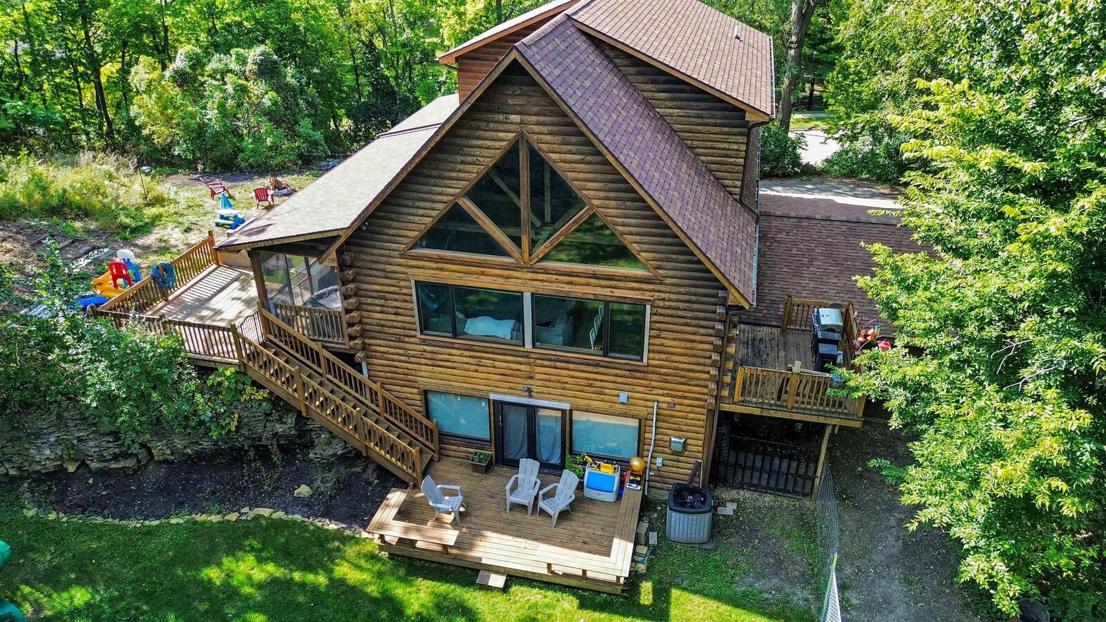 Property Photo:  99 SE 7th Avenue  IA 50677 