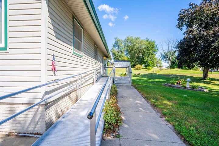 Property Photo:  310 Sugar Plum Place  IA 50158 