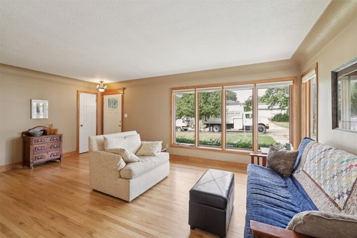 Property Photo:  4114 Leonard Place  IA 50310 
