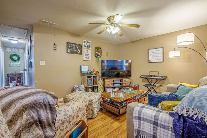 Property Photo:  1399 W Homestead Drive  IN 47601 
