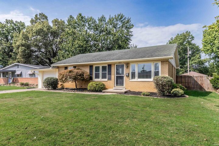 Property Photo:  1813 S Fairlawn Avenue  IN 47714 