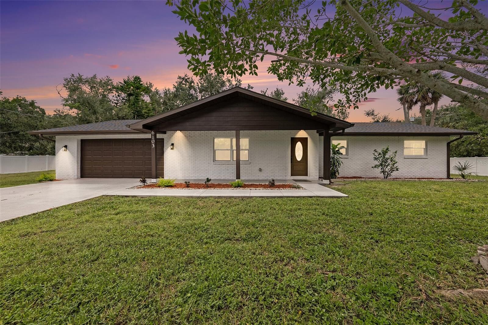 Property Photo:  6103 Palm Avenue  FL 33534 
