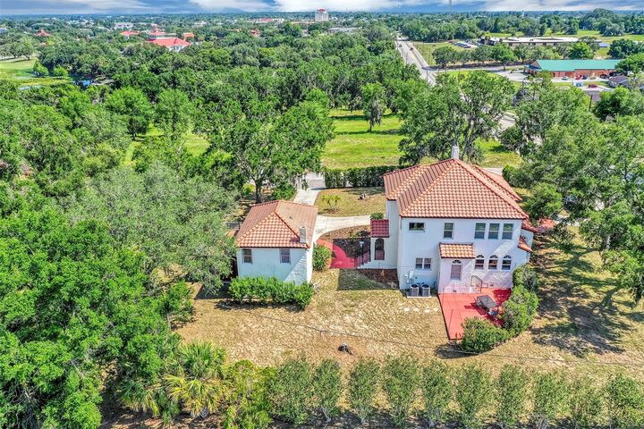 Property Photo:  802 S 10th Street  FL 33844 