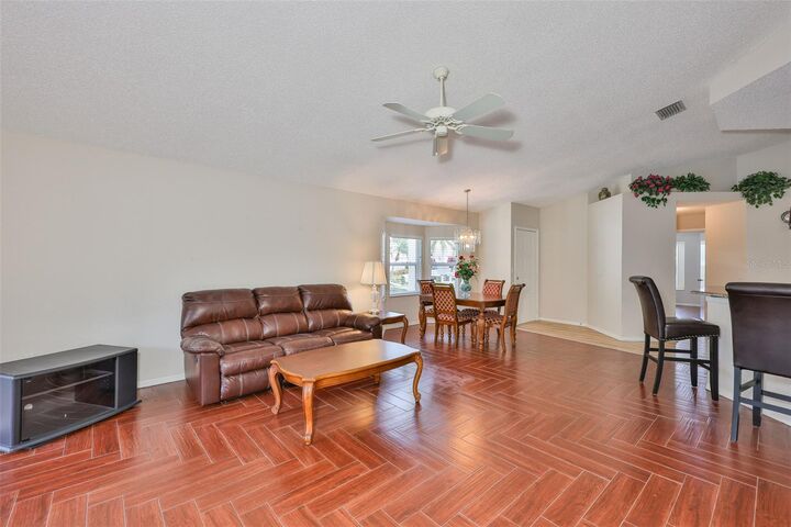 Property Photo:  2433 Nantucket Harbor Loop  FL 33573 