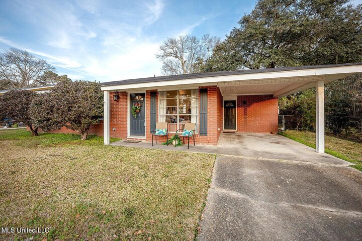 Property Photo:  407 Holly Street  MS 39564 