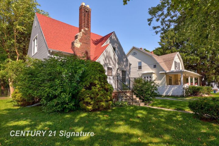 Property Photo:  1713 9th Street  MI 48708 