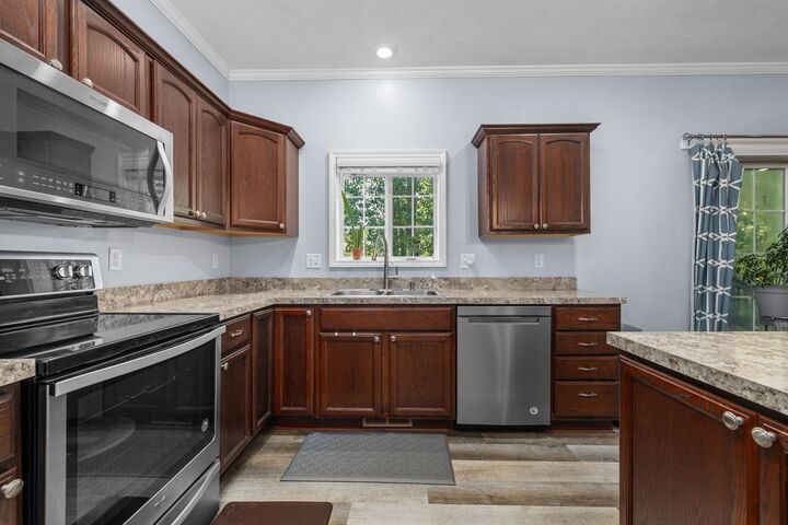 Property Photo:  1914 SW 28th St  ND 58701 