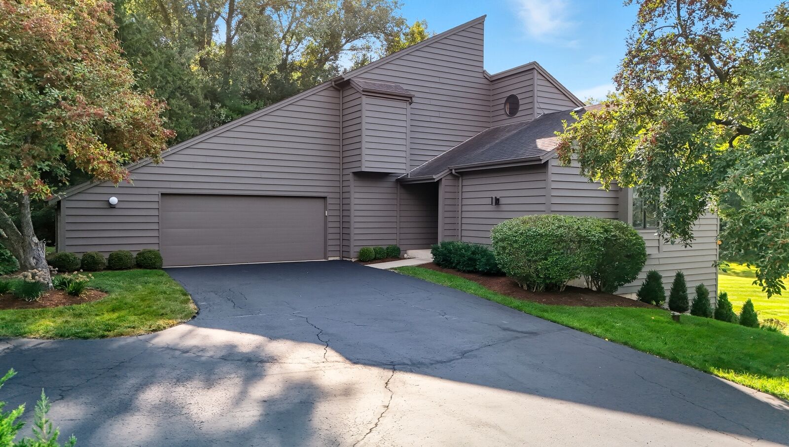 Property Photo:  5N373 Glen Oak Lane  IL 60175 