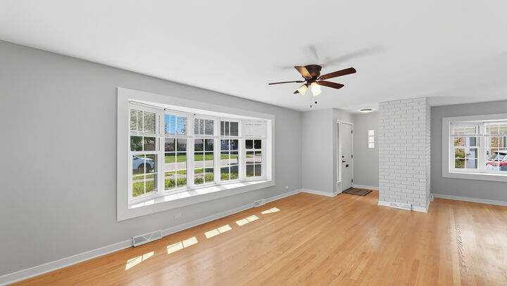 Property Photo:  5304 Franklin Avenue  IL 60453 