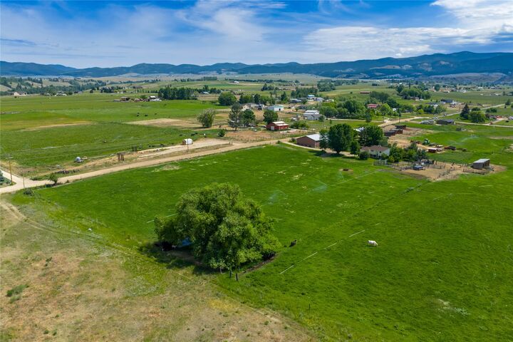 Property Photo:  571 Ridge Road  MT 59870 