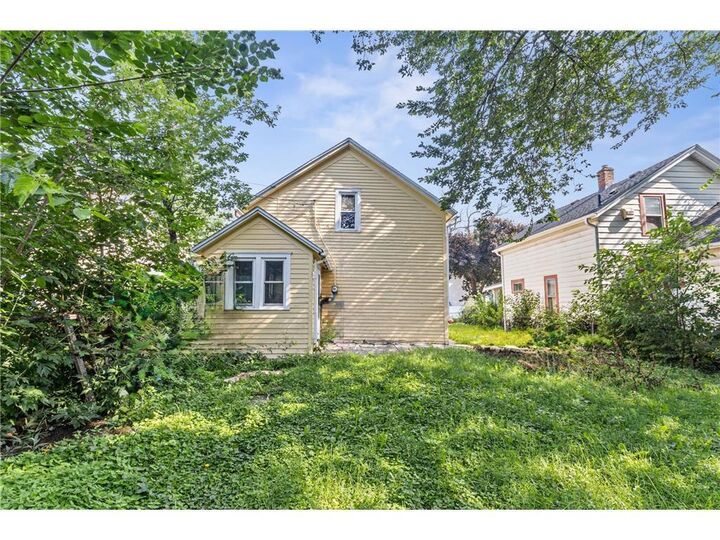Property Photo:  324 Van Buren Avenue  MN 55103 