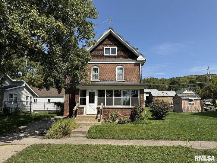 Property Photo: 708 Bowen Street IL 61074