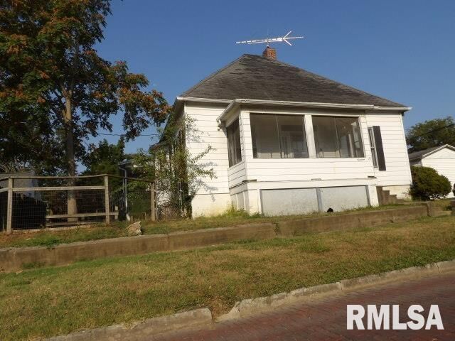 Property Photo: 19 S Webster Street IL 62946
